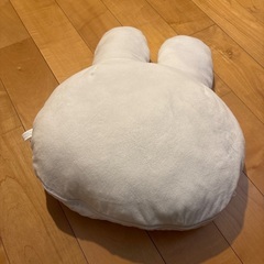 ミッフィークッションの画像