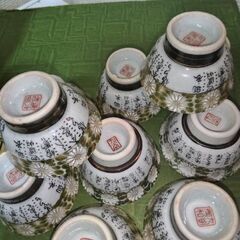 未使用　九谷焼　酒器揃　徳利５本、お猪口１０個　上品で豪華な作りの画像