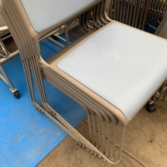 スタッキングチェアー　重ね椅子　オフィス用品の画像