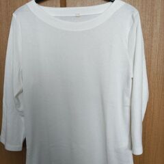 未使用品 白長袖Tシャツ 差し上げます