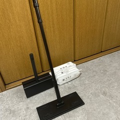 ニトリ カーペットクリーナー　コロコロ フローリングワイパー ド...