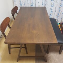 ニトリ ダイニングセット（テーブル＋2脚の椅子＋ベンチ）