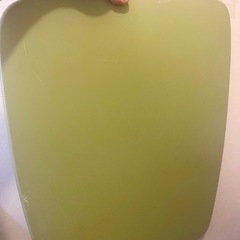 ★抹茶色のテーブルの天板