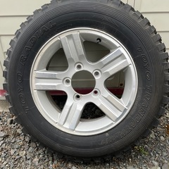走行500キロ程度265/65r17ミシュラン夏タイヤホイール付きパジェロ