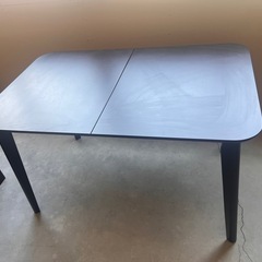 伸張可能ダイニングテーブル