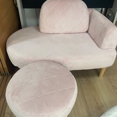 ピンク　カウチソファの画像