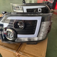 ハイエースLEDヘッドライト