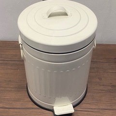 ◎ ゴミ箱　ペダル フタ付き　スリム キッチン リビング 