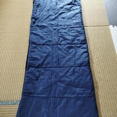 キャンプ用品　寝袋　紺×黄緑