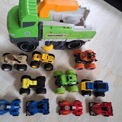 おもちゃ車セットの画像