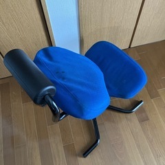 勉強用椅子の画像