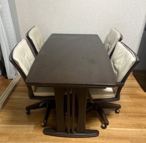 値下げ可能5点セット ダイニングテーブル　回転イス
