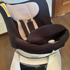 回転式チャイルドシート　エールべべの画像