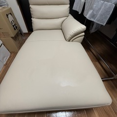 ? セットで購入してくれる方50,000円にてお譲りいたします?5月23日までにて?カウチソファ?セットにて購入していただけると嬉しいです?