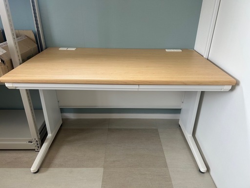 事務用平机