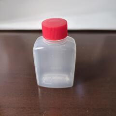 使い捨てソース入れ