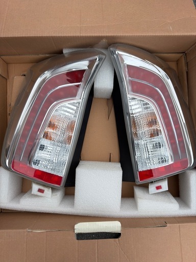 zvw30 30プリウス  後期テール