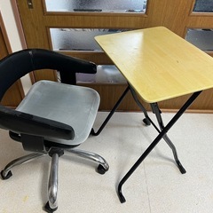 折り畳みテーブル&キャスター付イス&クッション