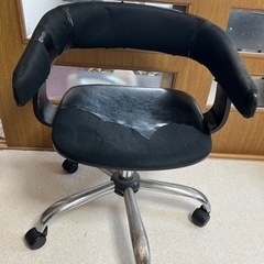 折り畳みテーブル&キャスター付イス&クッションの画像