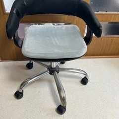 折り畳みテーブル&キャスター付イス&クッションの画像