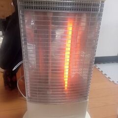 🆕お値下げ🆕日本製✨️　カーボンヒーター☆　暖房☺　ストーブ🎀