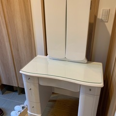 
猫足三面鏡　アリスの画像