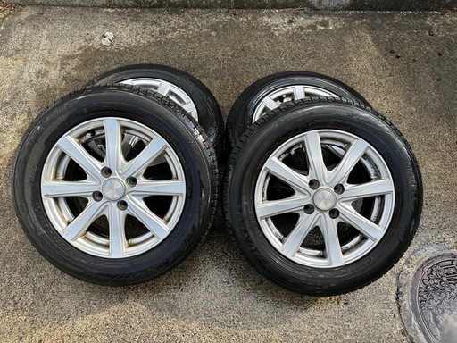 ホンダ　フィット　普通タイヤ、アルミホイール　175/65R14