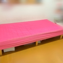 シングルベッド　ピンク