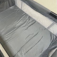 折りたたみベビーベッド プレイヤードの画像