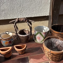 小ぶりの植木鉢、鉢カバー色々まとめての画像