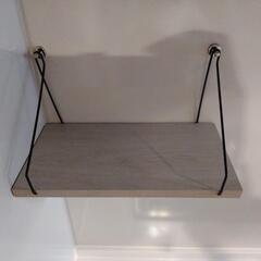 壁に取り付ける棚の画像