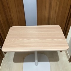 昇降テーブルの画像