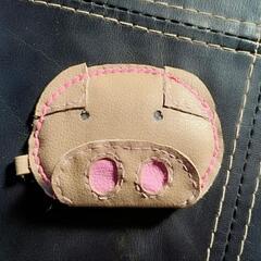 ◆ハンドメイド合成革ブタさん小銭入れ