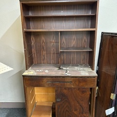 無料　
昭和レトロ机や座布団や人形の画像