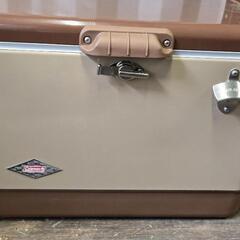 コールマン 54QT スチールベルトクーラー バターナッツ