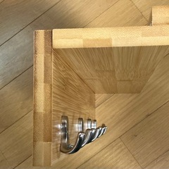 おしゃれ木製ハンガーラック（4連フック付き）壁掛け収納・玄関やリビングに！の画像