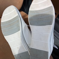 ハイカットスニーカー　ホワイト　27センチ
の画像