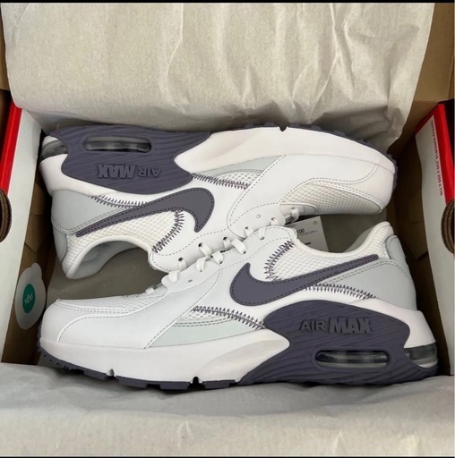 NIKE エアマックスエクシーホワイト　グレー