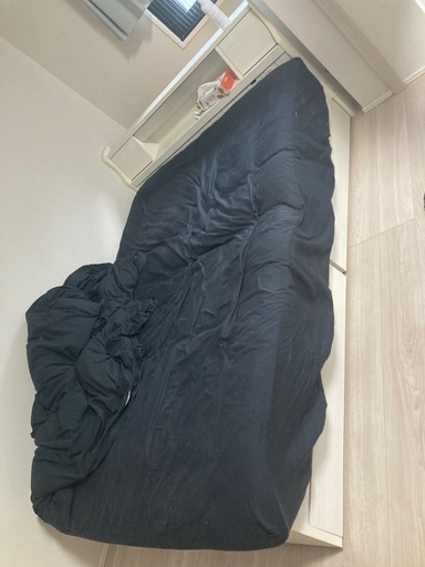 ニトリの四年前購入ベッド、LED照明、コンセントつき