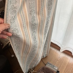 カーテンとカーテンレース2組の画像