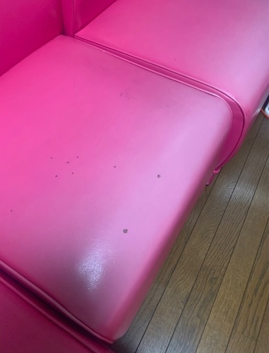 ピンクソファー