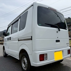 オートマ車‼️月々9千円〜分割可‼️働くくるま軽バン入りました！車検2年付き！【名義変更代込み】大人気☆スズキ エブリイ☆両側スライドドア☆ドラレコ付き☆実用性がバツグン！事故修復歴無し！そのまま乗って帰れますの画像