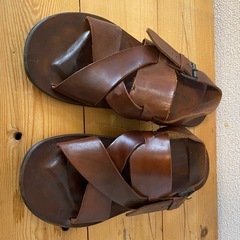 ヌメ革サンダル