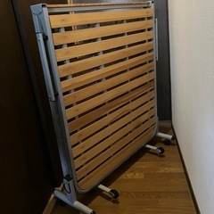 折りたたみ式すのこベッドの画像
