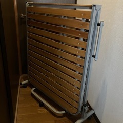 折りたたみ式すのこベッドの画像