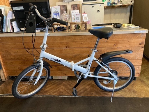【SALE！4月中防犯登録無料！前後タイヤ・チューブ新品！】高さ調整可能　6段変速　20インチ折りたたみ自転車　ホワイト