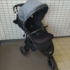 Aprica３輪ベビーカー「スムーヴ」シリーズのプレミアムモデル