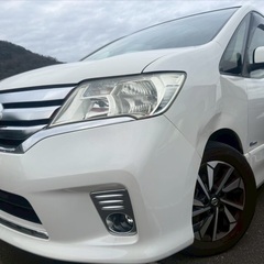 フリップダウンモニター付き☆8人乗り☆ガソリン代 節約☆S-HYBRID入りました‼️25年式☆月々1.2万円〜分割払い可❗️車検2年付き！大人気☆ニッサン セレナ☆Bluetooth対応ナビ☆走行中DVD見れます☆ETC☆便利なバックカメラ☆ドラレコ付きのフル装備☆両側電動スライドドア☆ウィンカーミラー☆フル装備☆車内広々三列シート‼️の画像