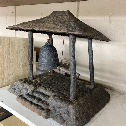 除夜の鐘　ミニチュア　寺院　金属工芸　鉄製　オブジェ 除夜の鐘 ミニチュア 寺院 金属工芸 鉄製 オブジェ