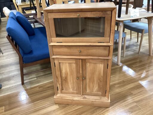 【軽トラック90分無料貸し出し/お値下げ】ガラス扉付きキャビネット入荷しました！！